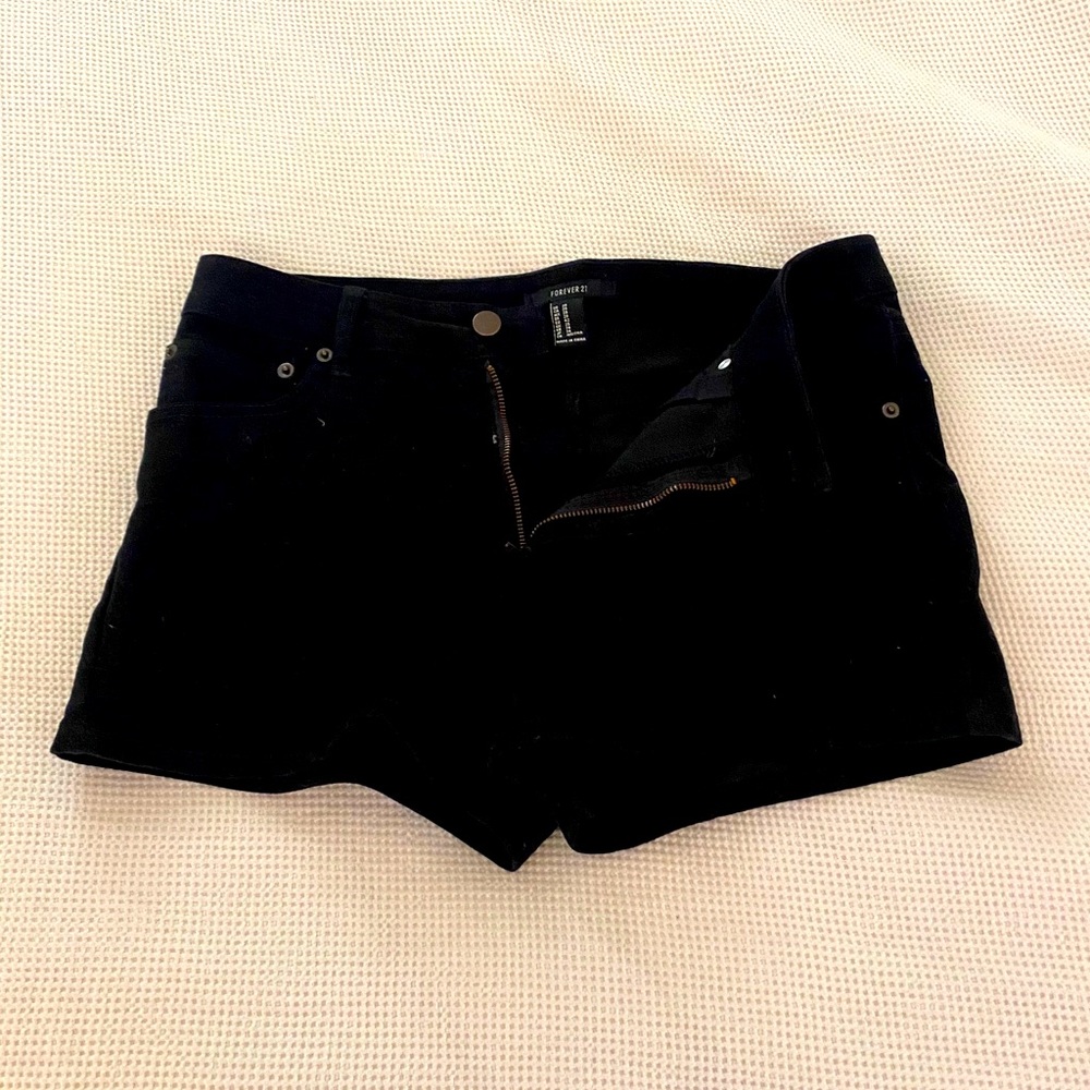 Forever21 black shorts 🖤